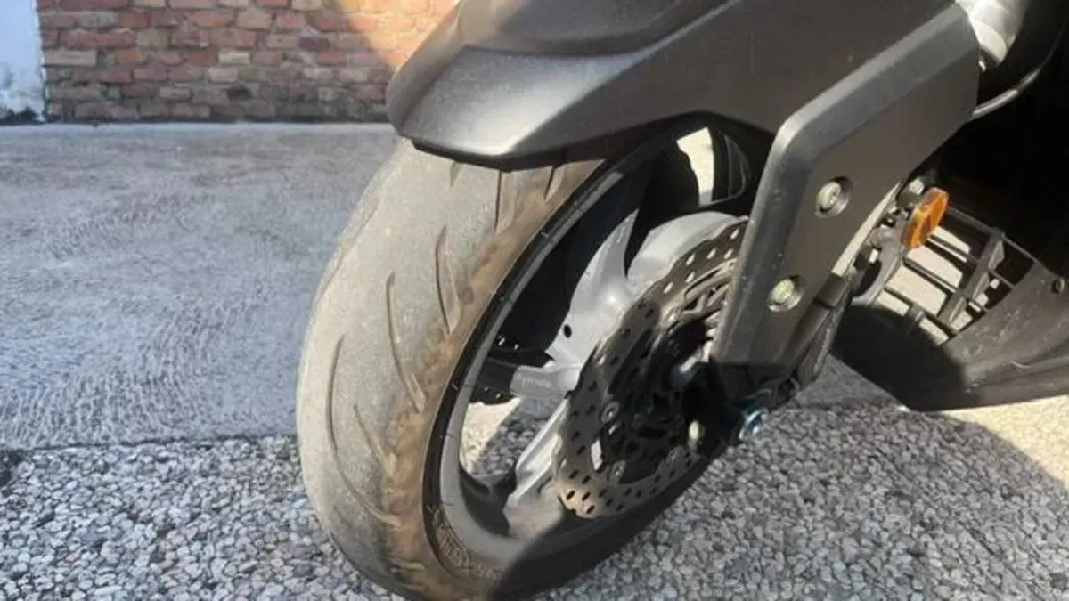 Kymco AK 550 ETS (2021 - 26) (5)
