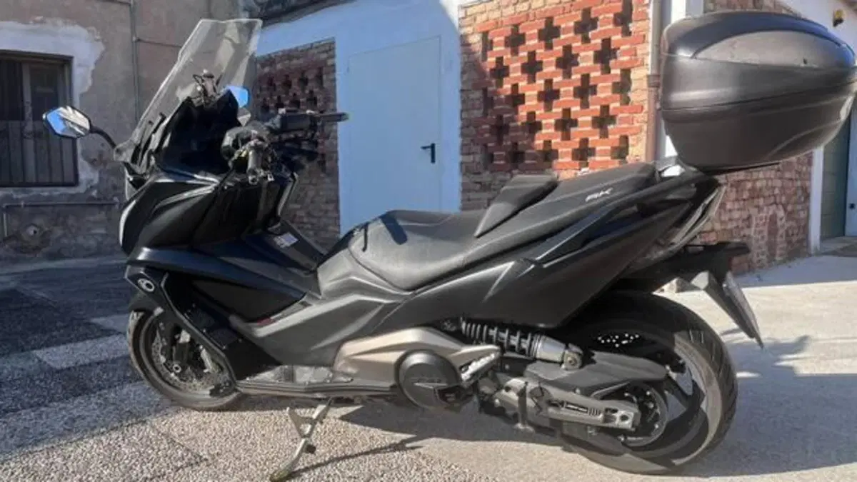 Kymco AK 550 ETS (2021 - 26) (2)