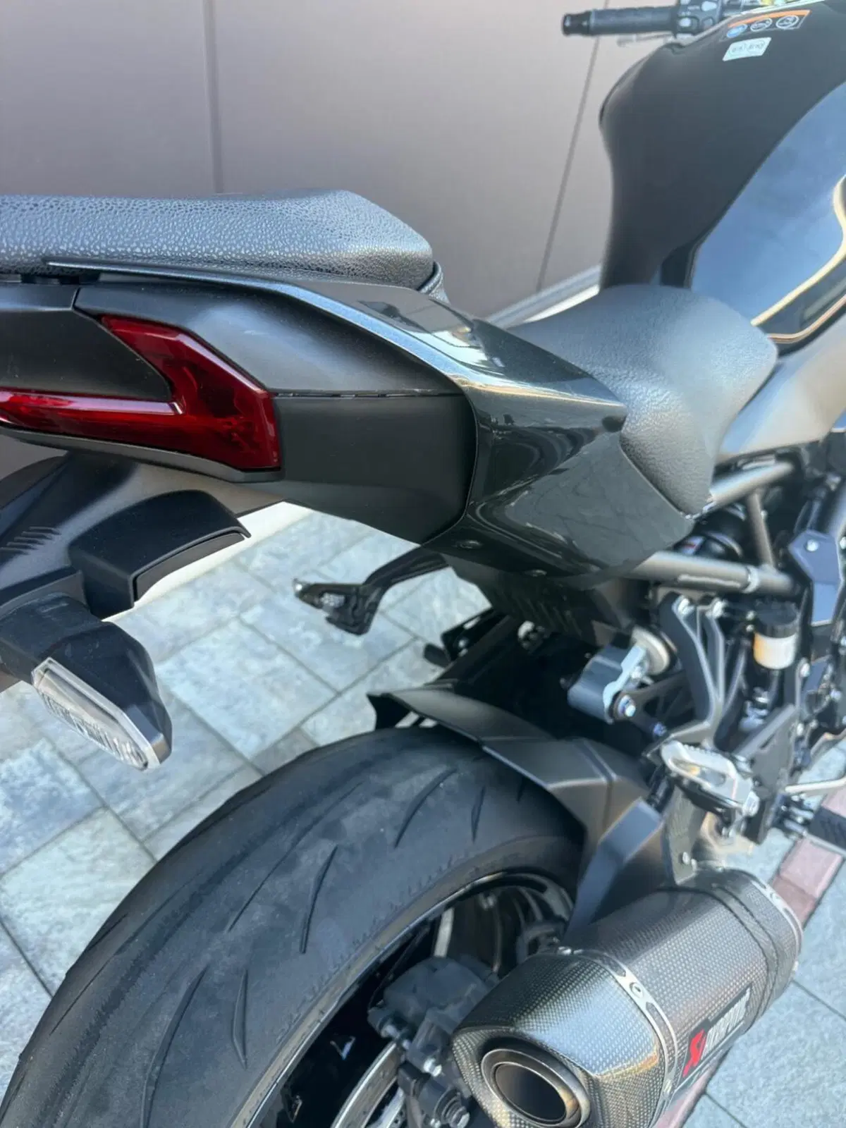 Kawasaki Z 900 (2025 - 26) (5)