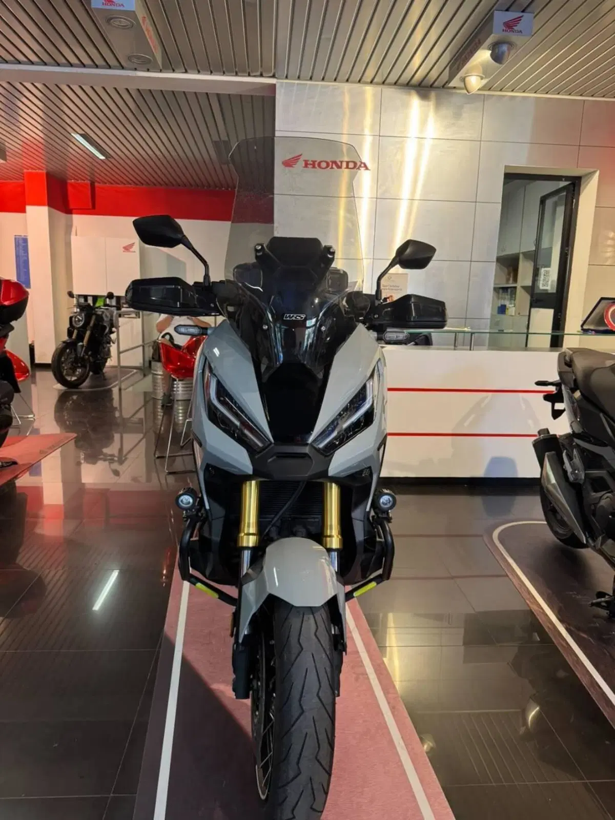 Honda X-ADV 750 DCT (2021 - 24) (4)