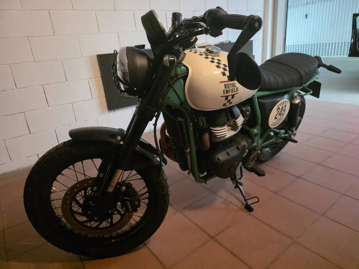 Royal Enfield Bear 650 (2025 - 26) (4)