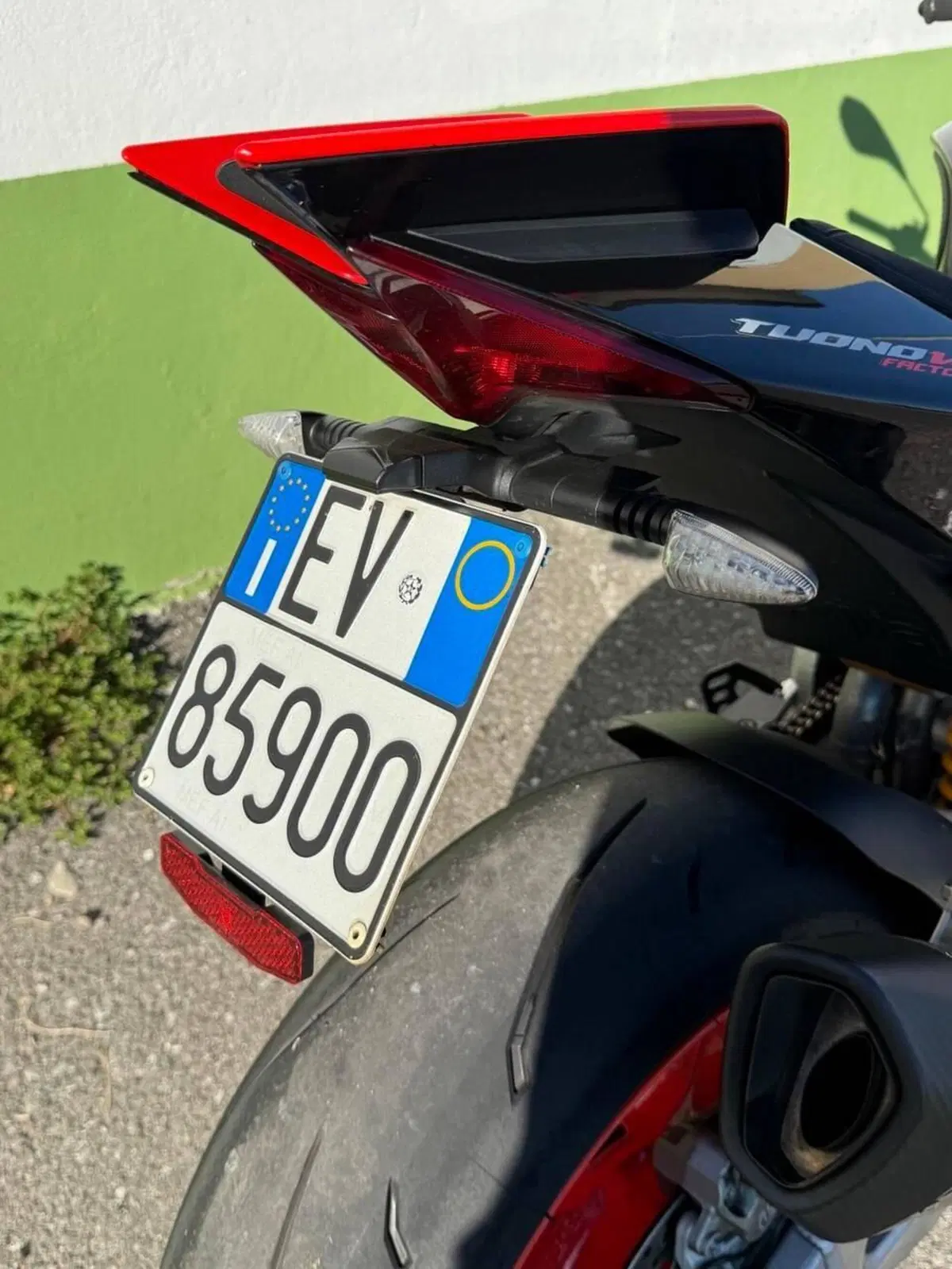 Aprilia Tuono V4 Factory (2021 - 24) (7)