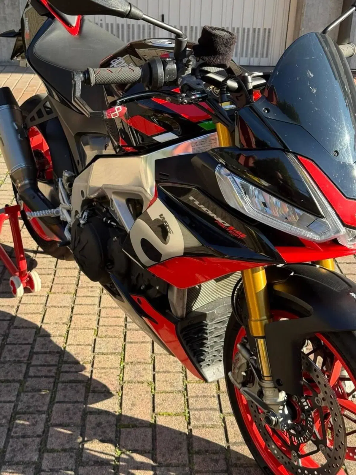 Aprilia Tuono V4 Factory (2021 - 24) (10)