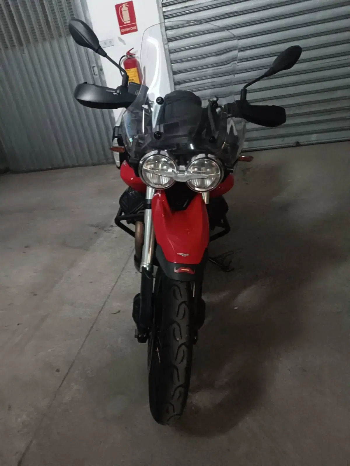 Moto Guzzi V85 TT (2019 - 20) (3)