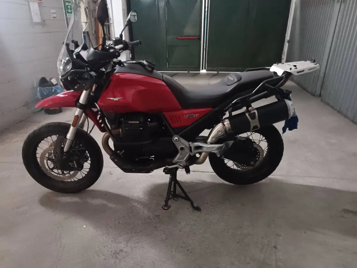 Moto Guzzi V85 TT (2019 - 20) (9)