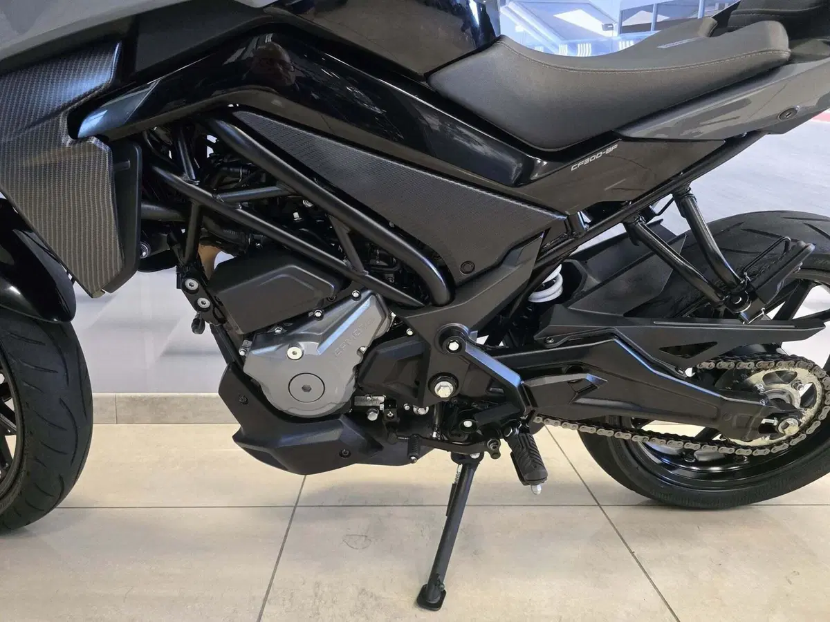 CFMOTO 300NK (2021 - 26) (8)