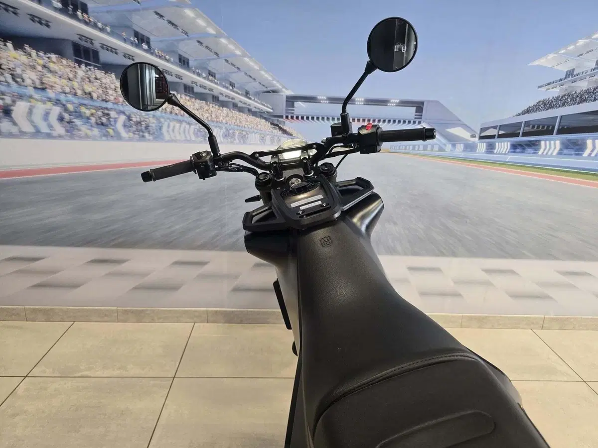 Husqvarna Svartpilen 125 (2021 - 23) (5)