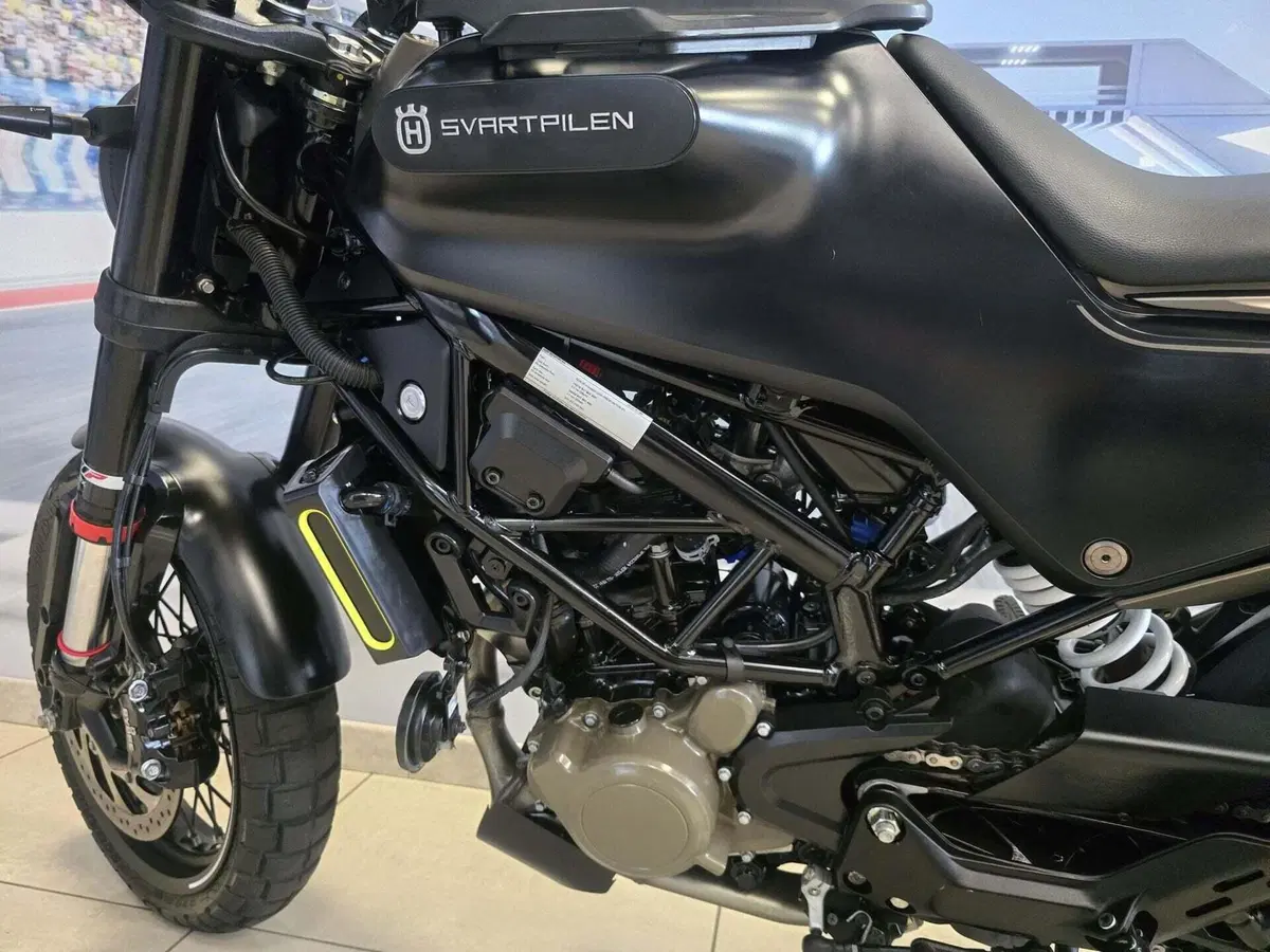 Husqvarna Svartpilen 125 (2021 - 23) (10)