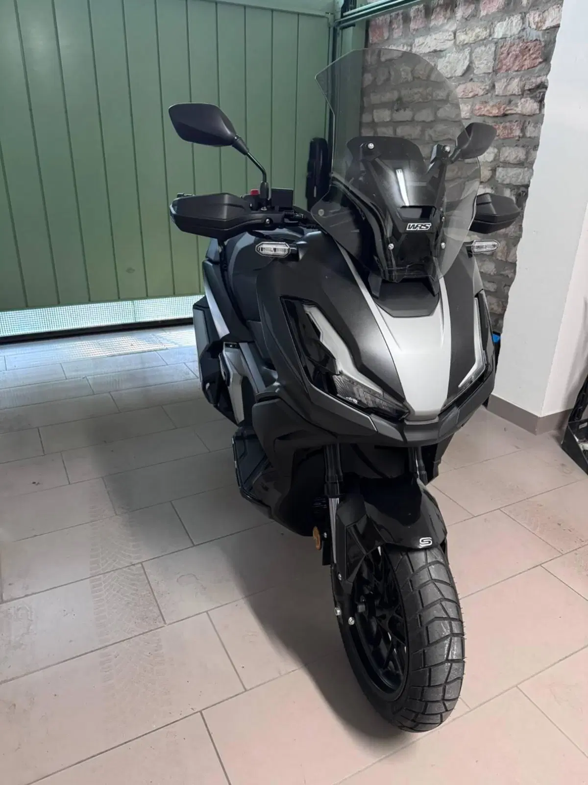 Honda ADV 350 Special Edition (2025 - 26) (2)