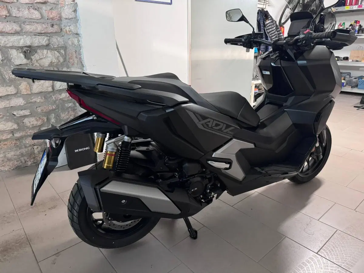 Honda ADV 350 Special Edition (2025 - 26) (4)