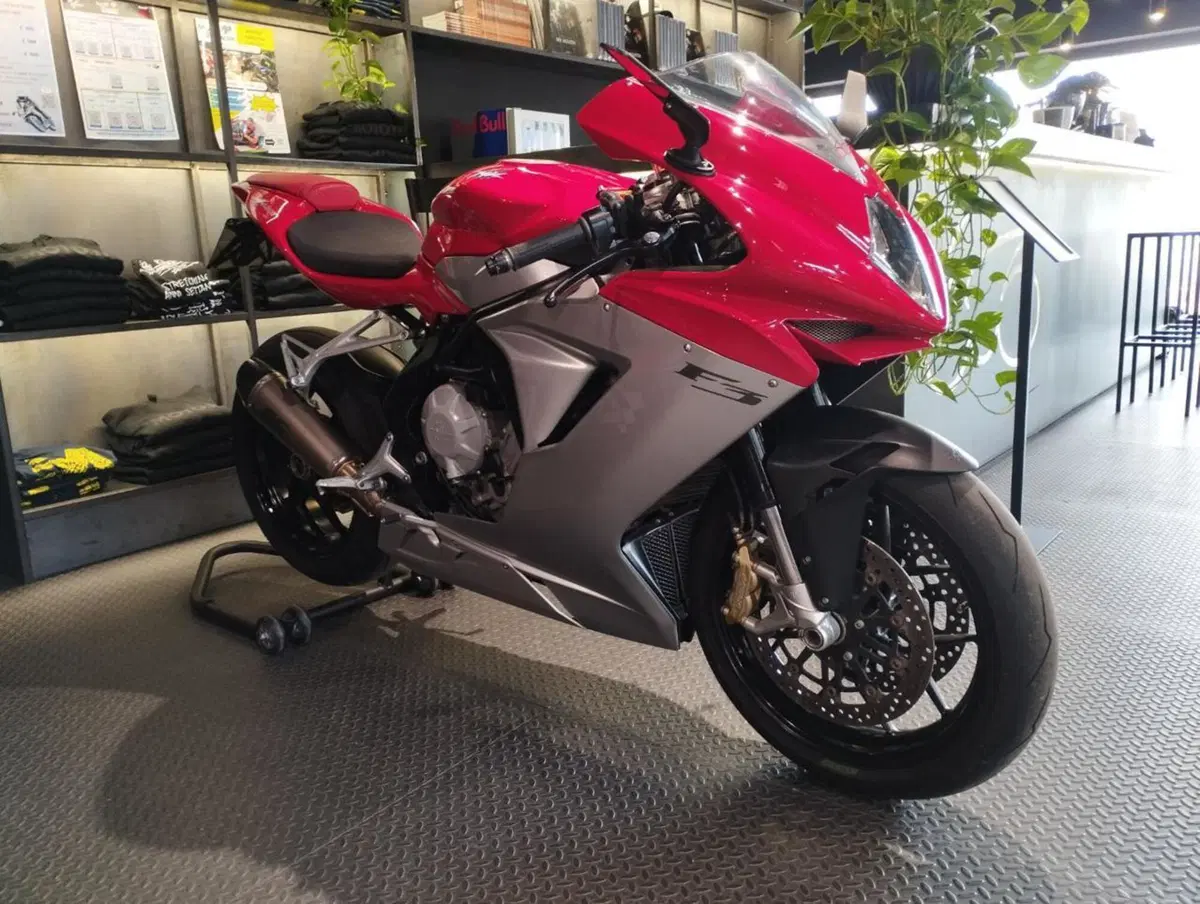 MV Agusta F3 675 (2011 - 15) (2)