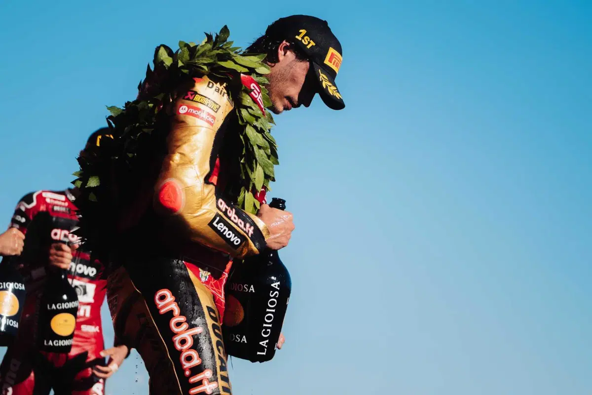 SBK 2026, Nicolò Bulega: “Questo titolo è per me e per chi ha creduto in me” (6)