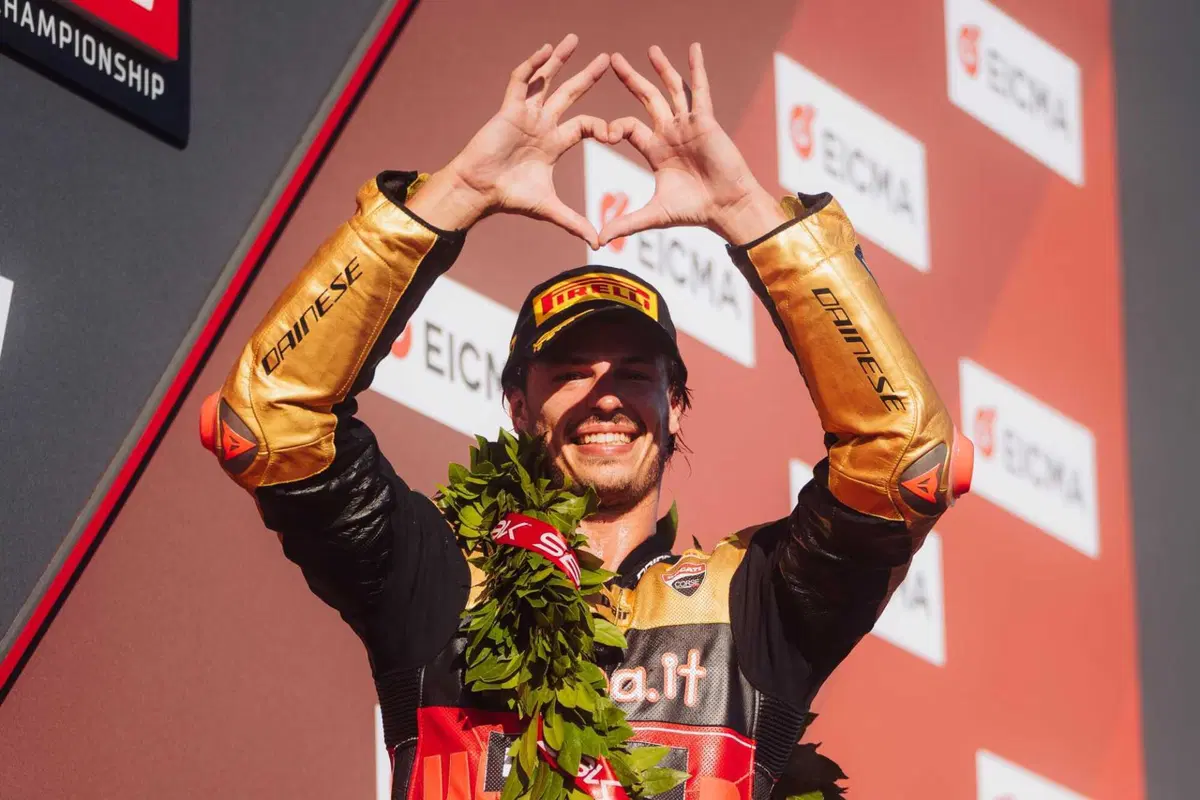 SBK 2026, Nicolò Bulega: “Questo titolo è per me e per chi ha creduto in me” (12)