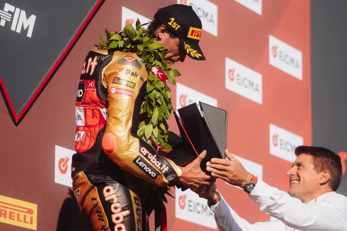 SBK 2026, Nicolò Bulega: “Questo titolo è per me e per chi ha creduto in me” (13)