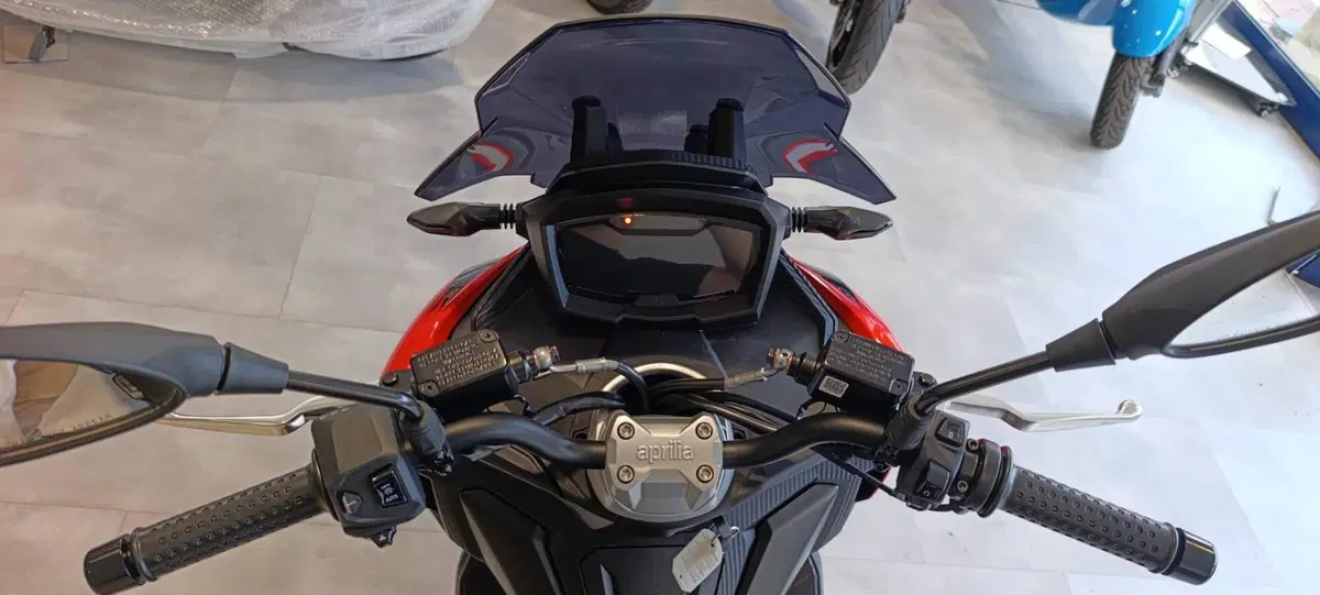 Aprilia SR GT 125 Sport (2025 - 26) (4)