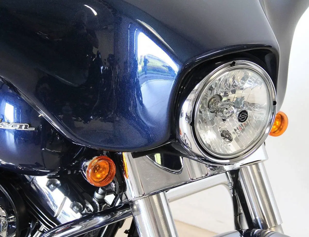 Harley-Davidson 1690 Street Glide (2011 - 13) - FLHX (7)