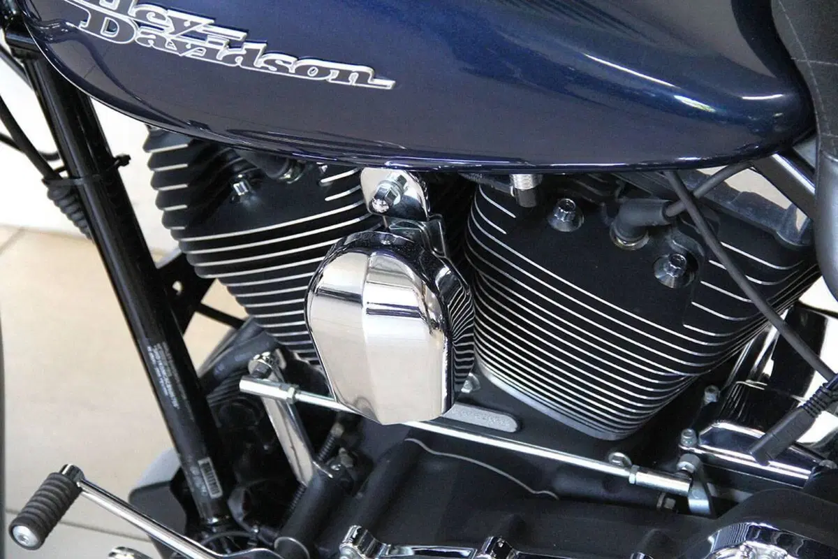 Harley-Davidson 1690 Street Glide (2011 - 13) - FLHX (17)