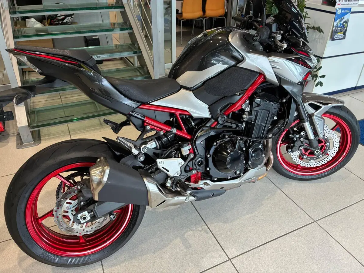 Kawasaki Z 900 (2021 - 24) (5)