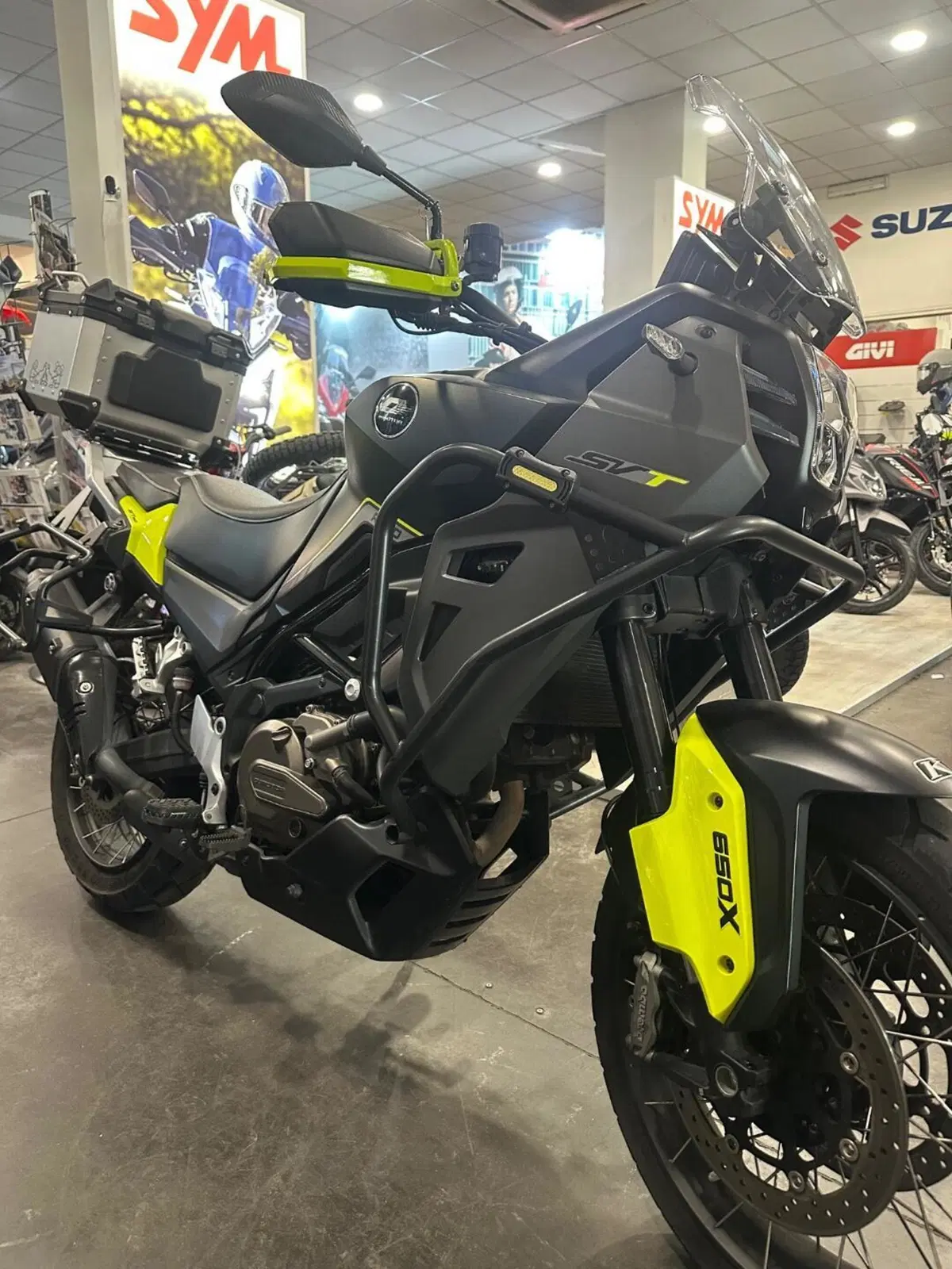QJ Motor SVT 650 X (2024) (2)