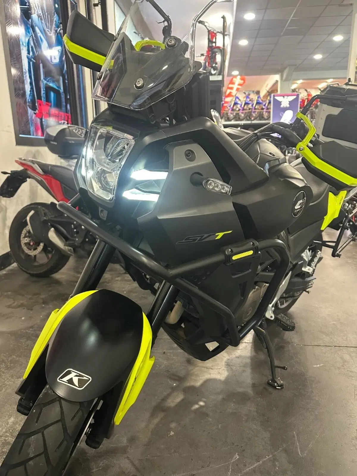 QJ Motor SVT 650 X (2024) (9)