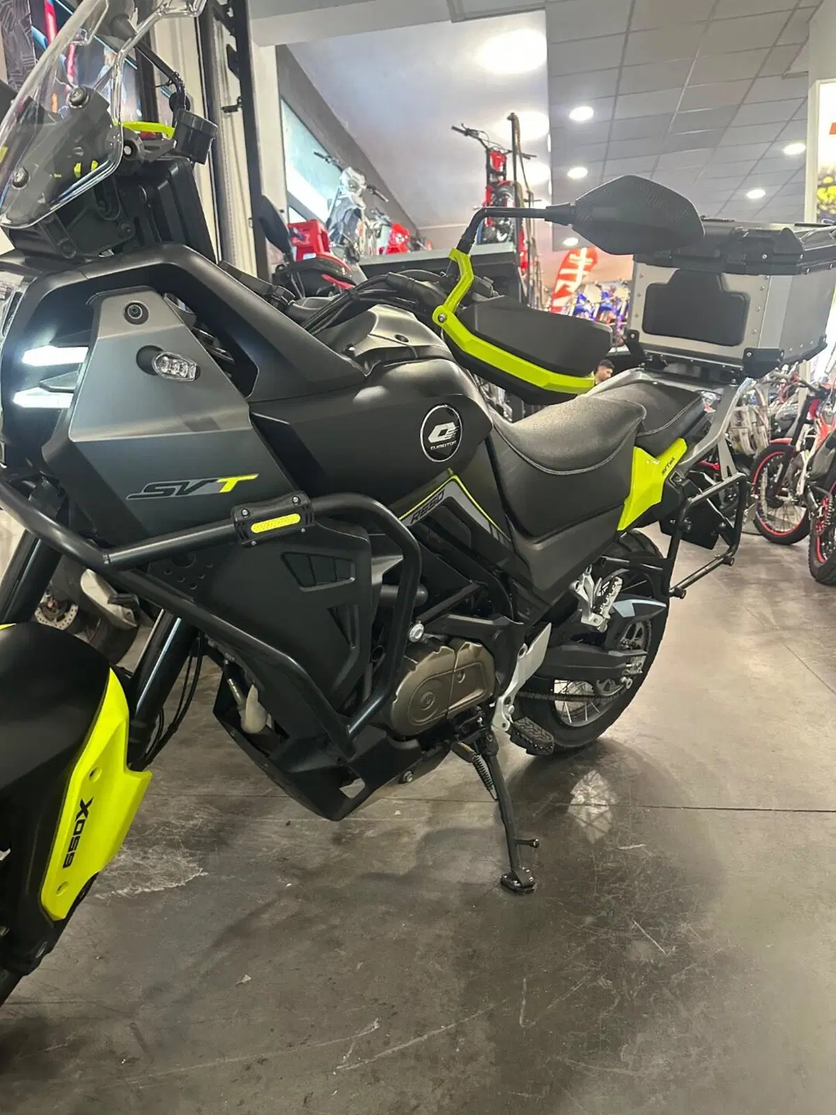 QJ Motor SVT 650 X (2024) (10)