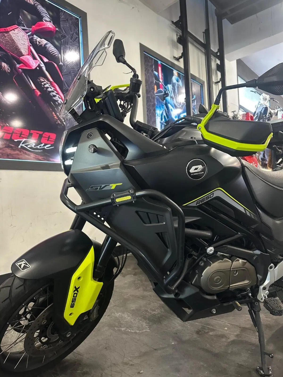 QJ Motor SVT 650 X (2024) (11)