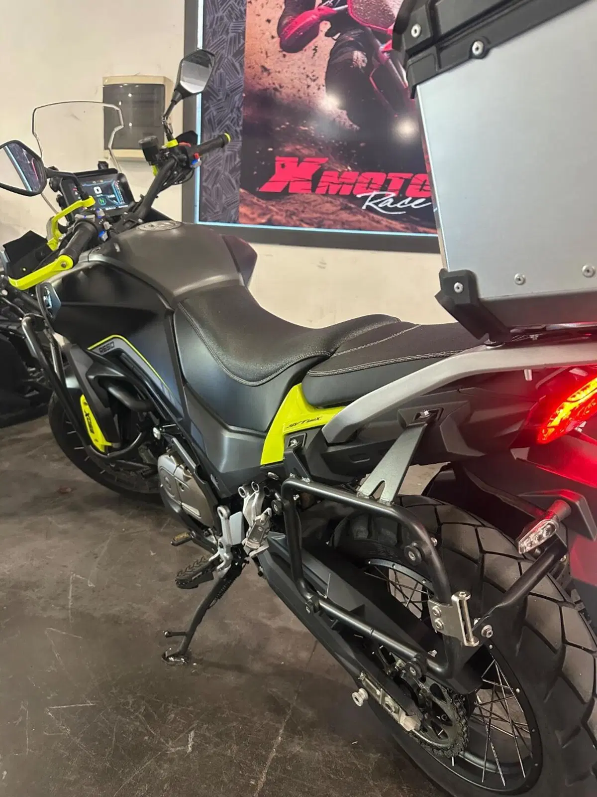 QJ Motor SVT 650 X (2024) (12)