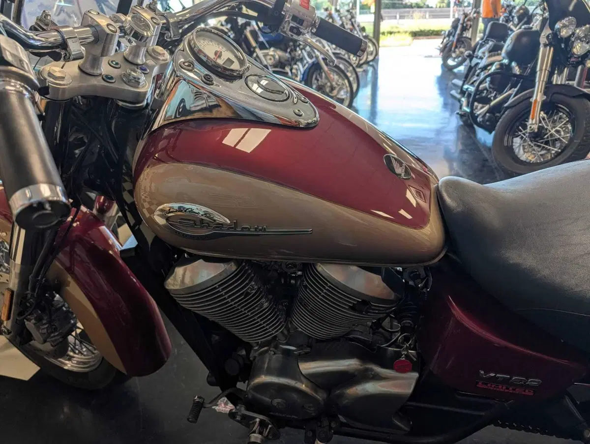 Honda VT 750 C Shadow Twotone (1997 - 01) (9)