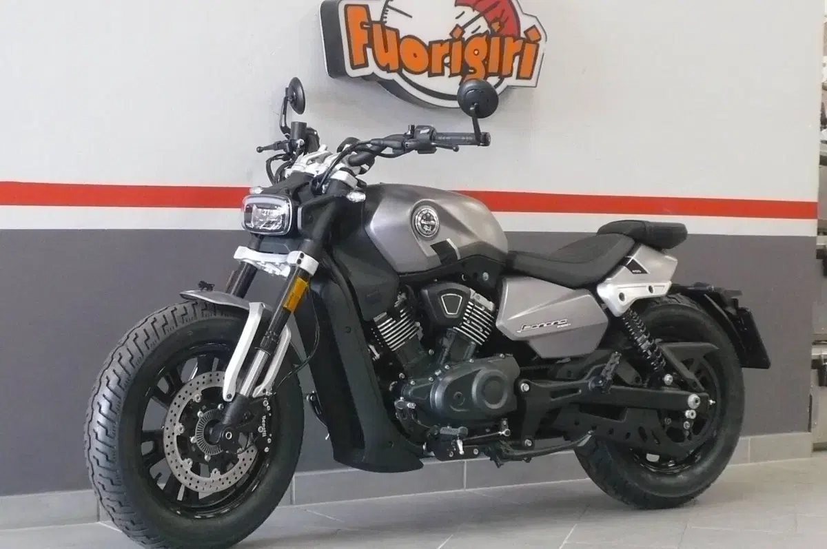 Benelli Leoncino 400 Bobber (2026) (3)