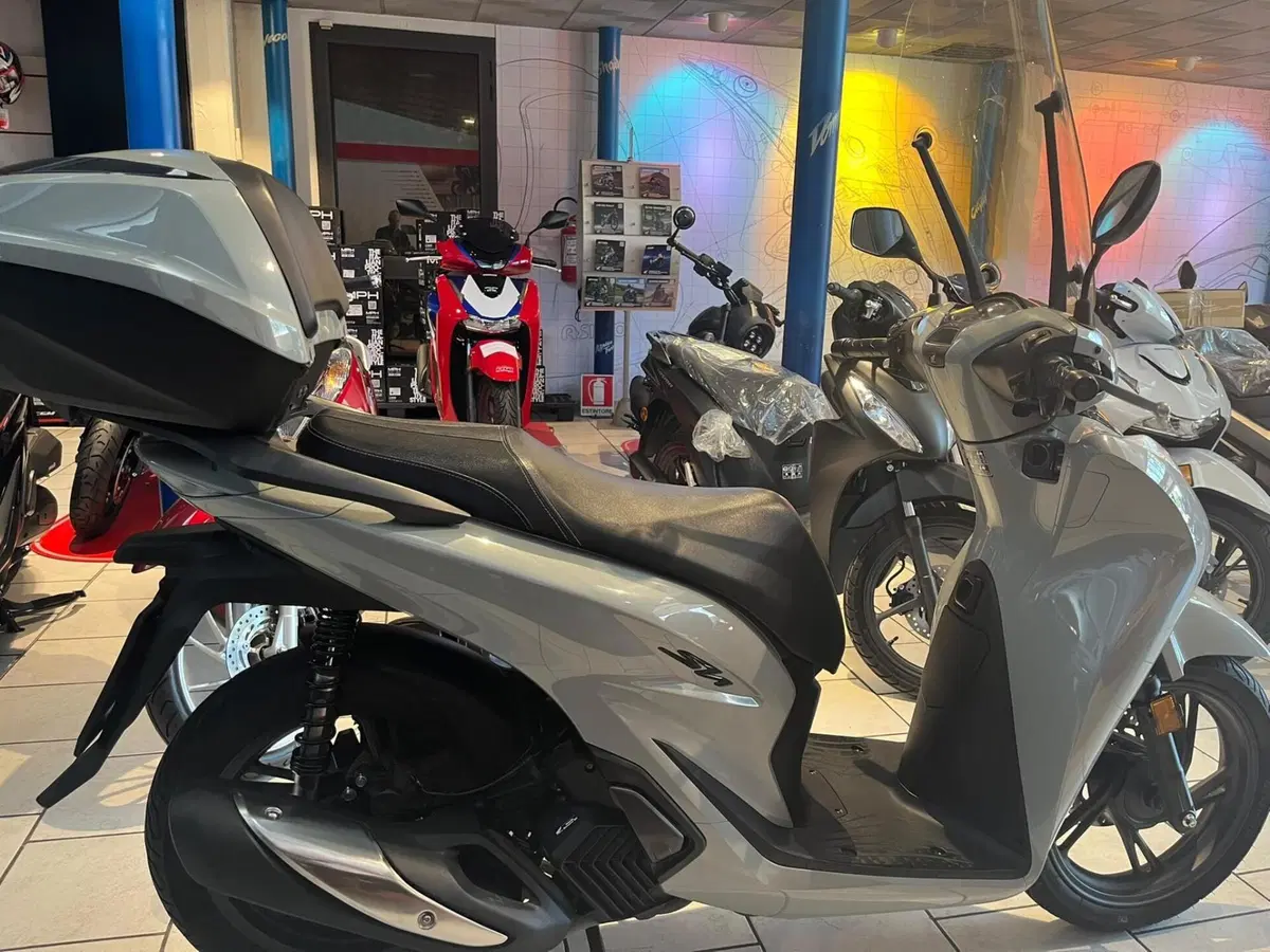 Honda SH 125i (2024 - 25) (4)