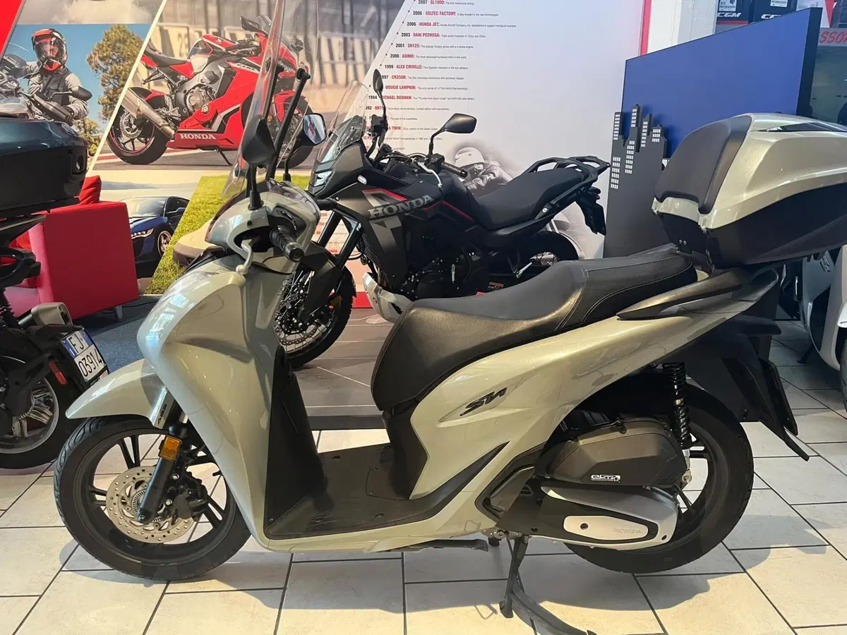 Honda SH 125i (2024 - 25) (7)