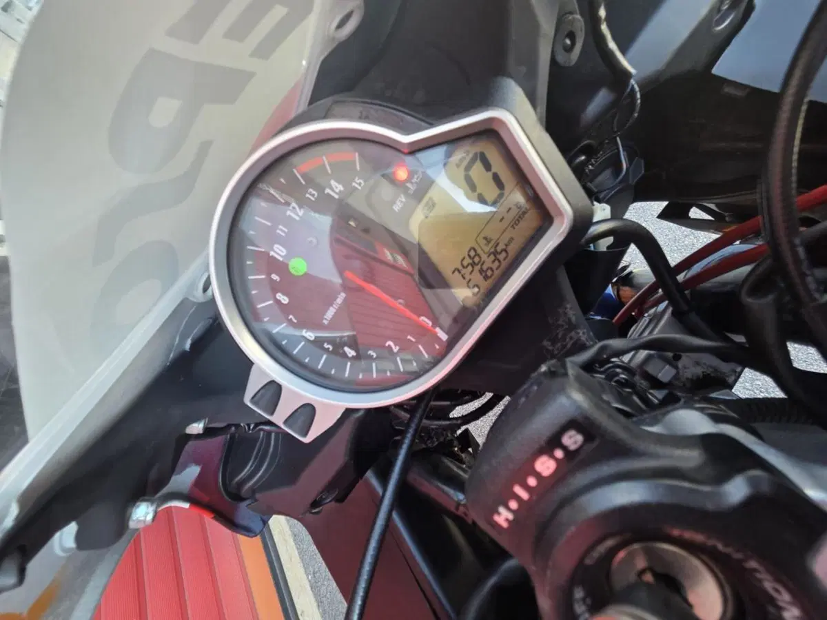 Honda CBR 1000 RR Fireblade (2008 - 11) (7)