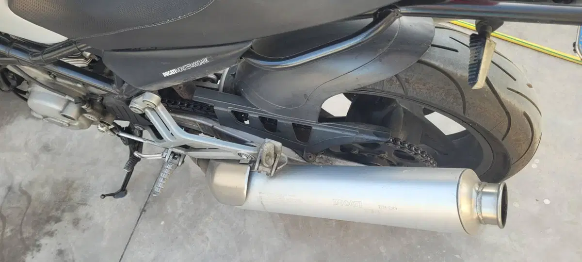 Ducati Monster 400 (2000 - 02) (10)