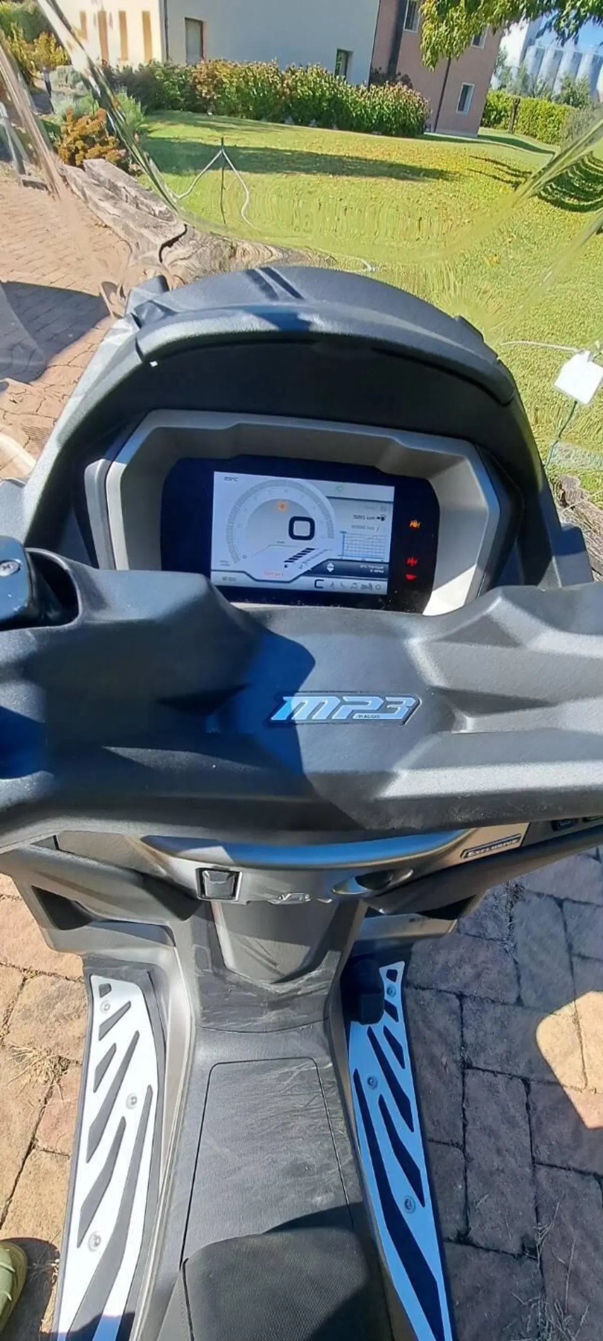 Piaggio MP3 530 ABS Hpe (2023 - 24) (6)