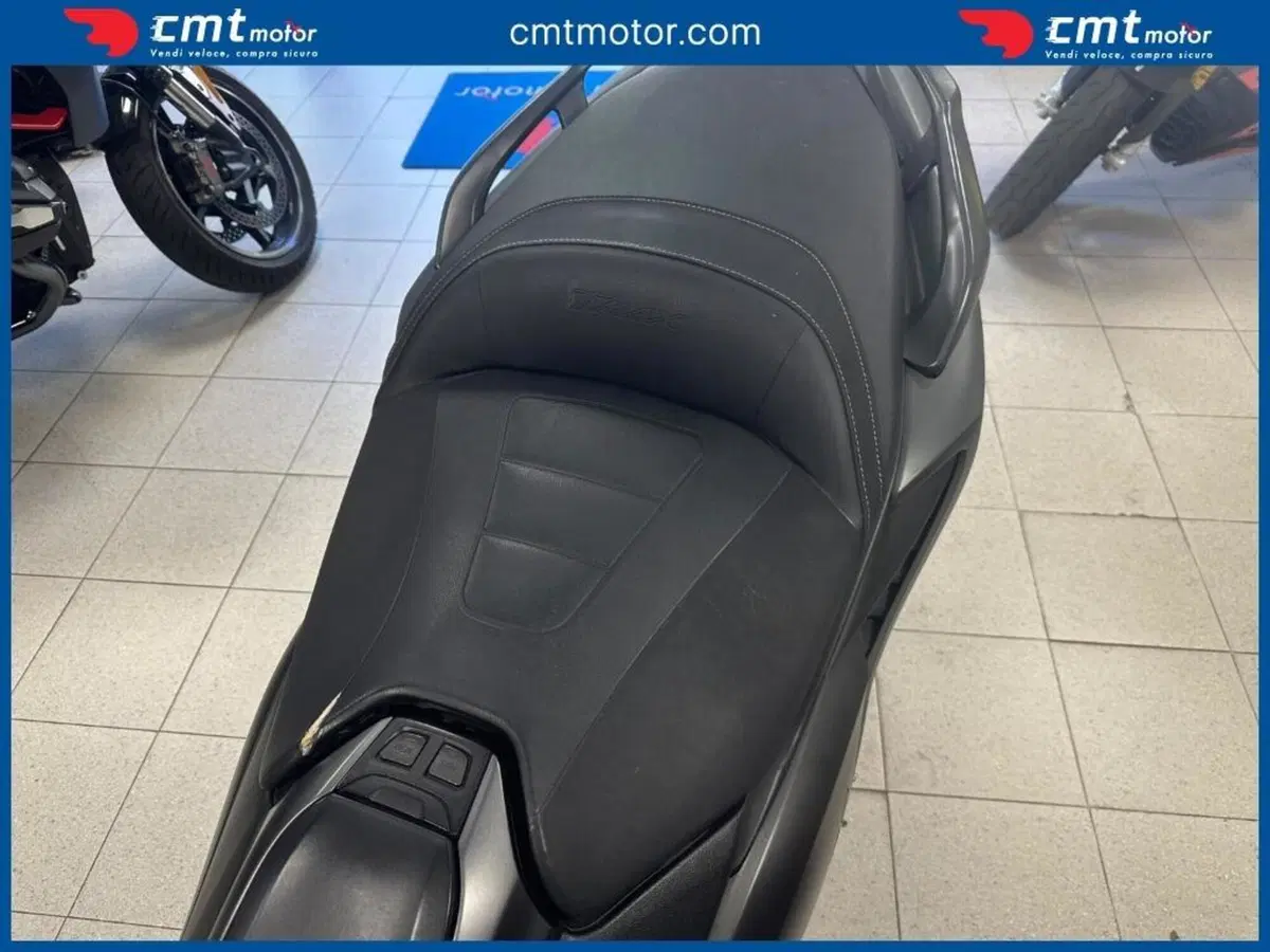 Yamaha T-Max 560 Tech Max (2021) (7)