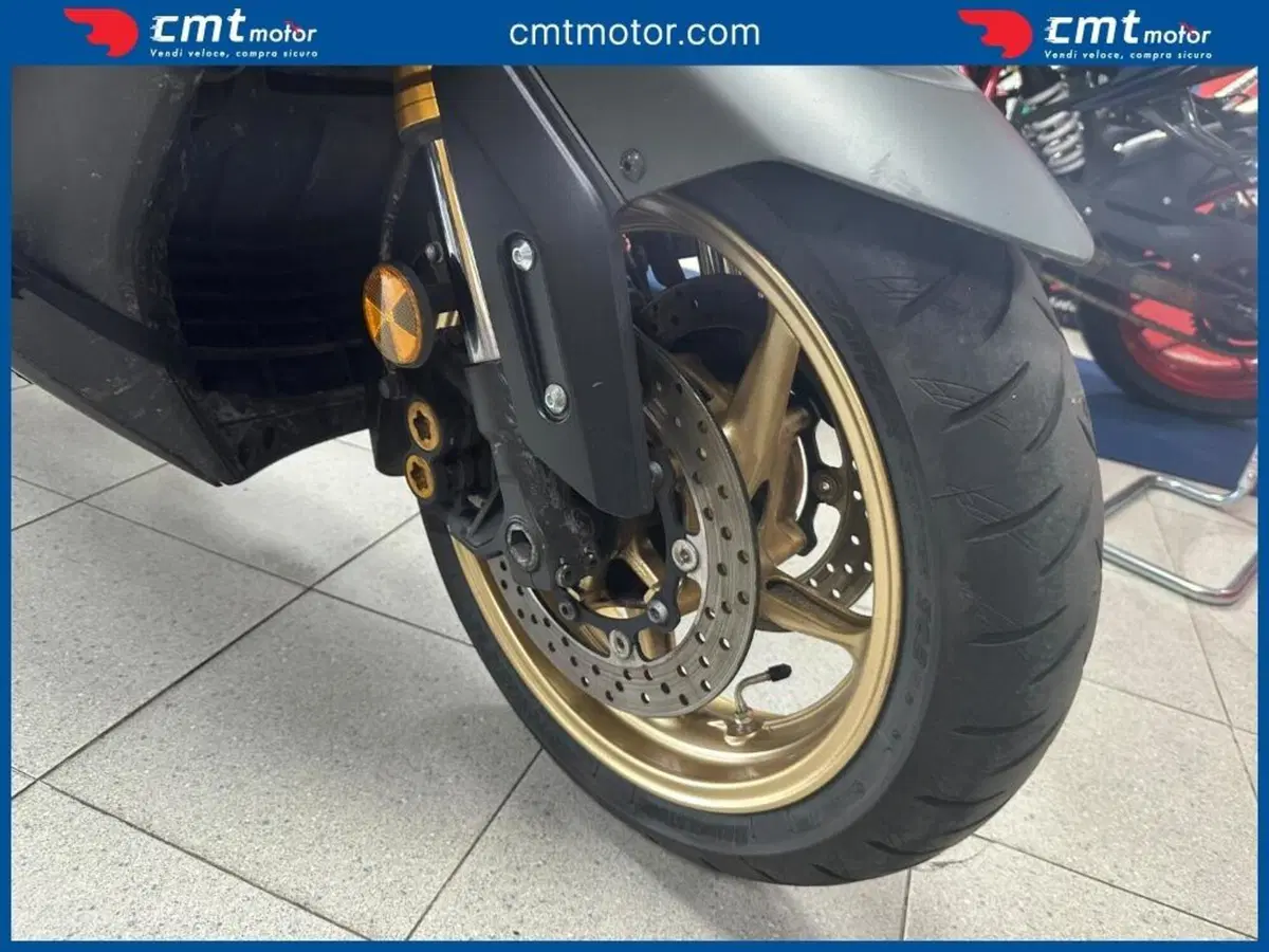 Yamaha T-Max 560 Tech Max (2021) (9)