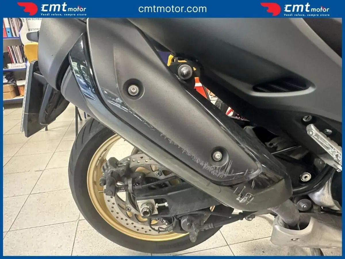 Yamaha T-Max 560 Tech Max (2021) (10)