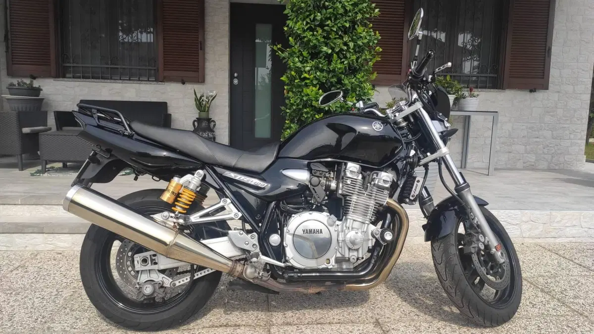 Yamaha XJR 1300 (2006 - 14) (4)