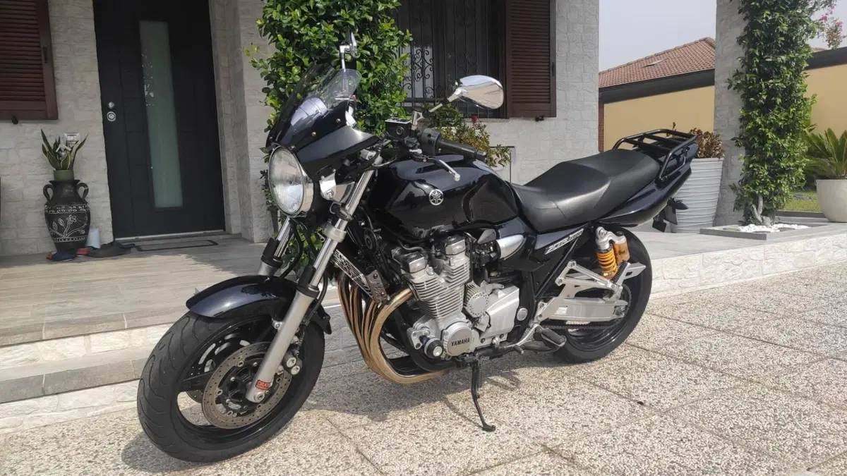 Yamaha XJR 1300 (2006 - 14) (2)