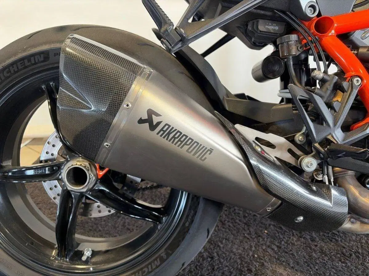KTM 1290 Super Duke R (2021 - 23) (10)