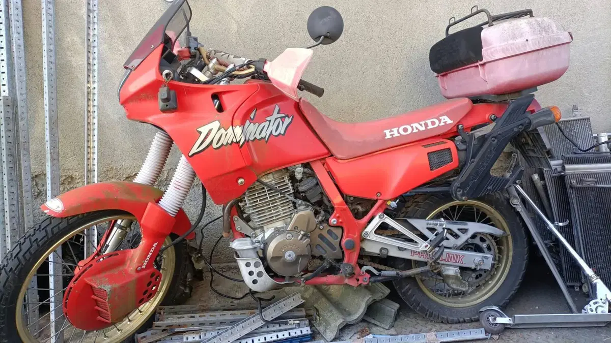 Honda NX 650 Dominator