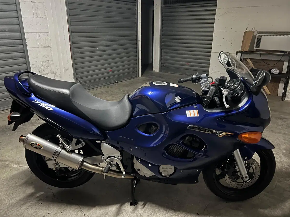 Suzuki GSX 750 F (1999 - 06) (2)