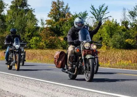 Royal Enfield One Ride 2026: 150.000 motociclisti in sella per salvare il leopardo delle nevi