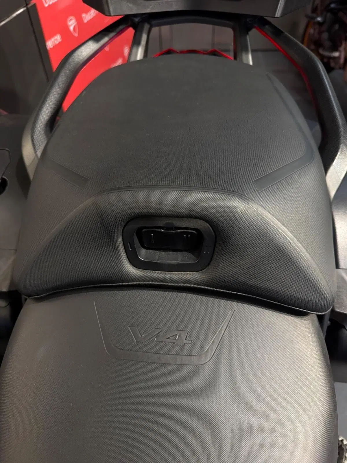 Ducati Multistrada V4 S (2021 - 24) (12)