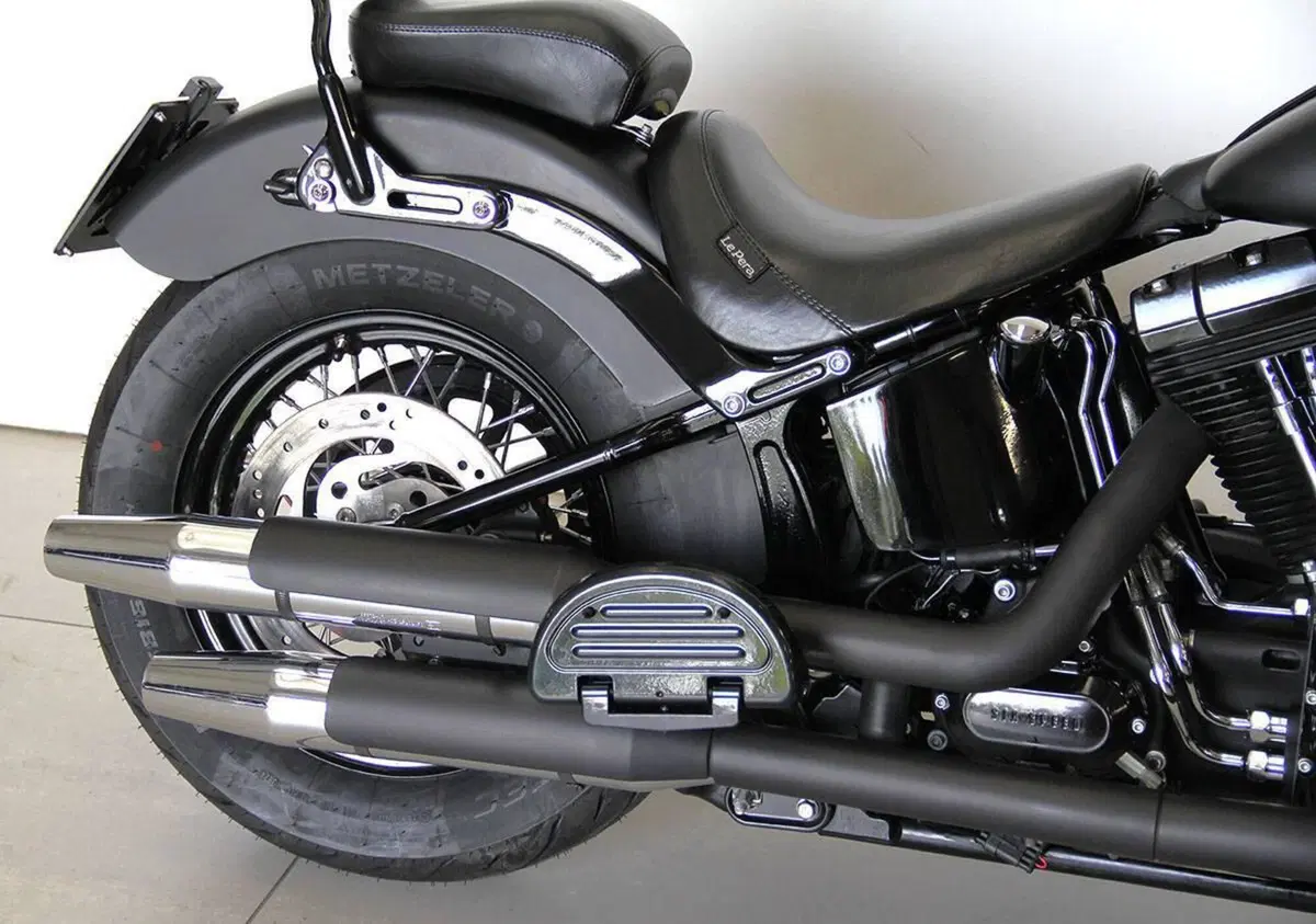 Harley-Davidson 1690 Slim (2011 - 16) - FLS (3)
