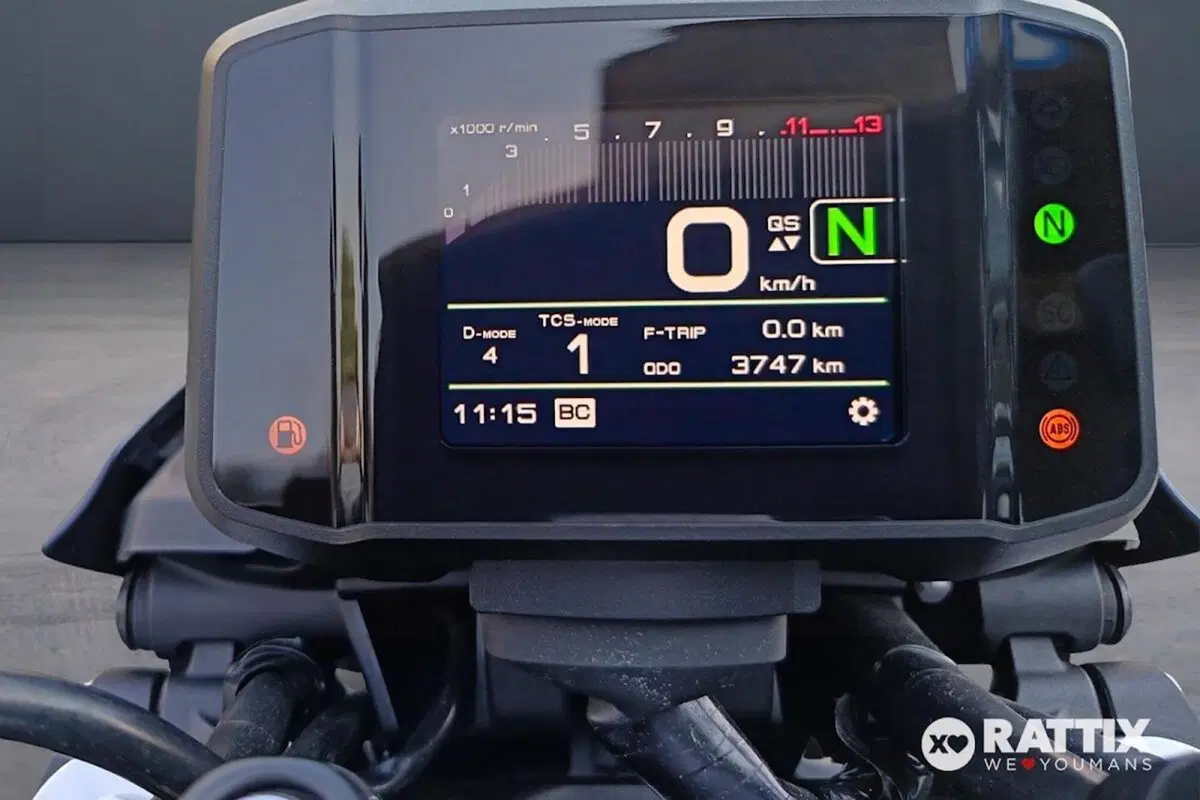 Yamaha MT-09 (2021 - 23) (9)