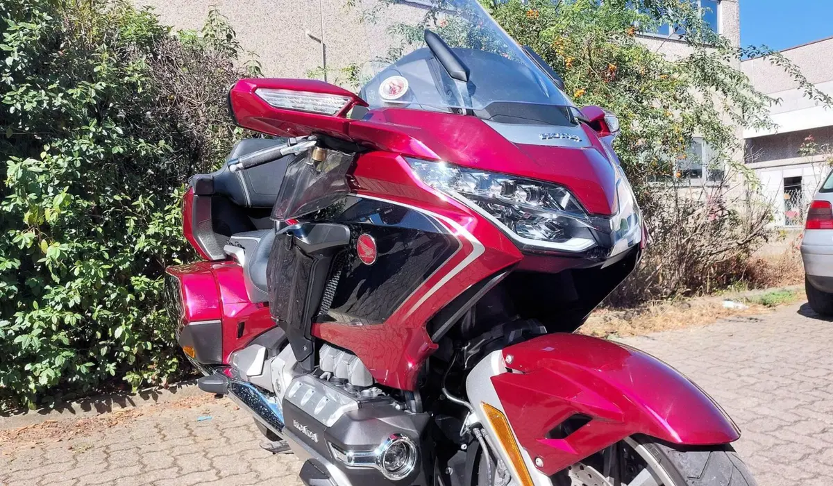 Honda GL 1800 Gold Wing Tour DTC (2018 - 20) (2)