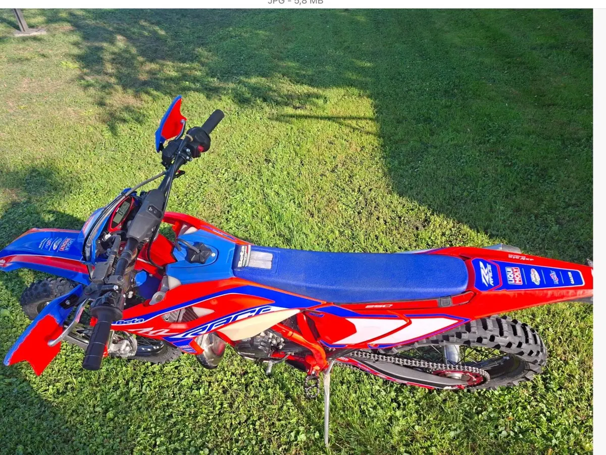 Betamotor RR 250 2T Enduro Race (2025) (2)