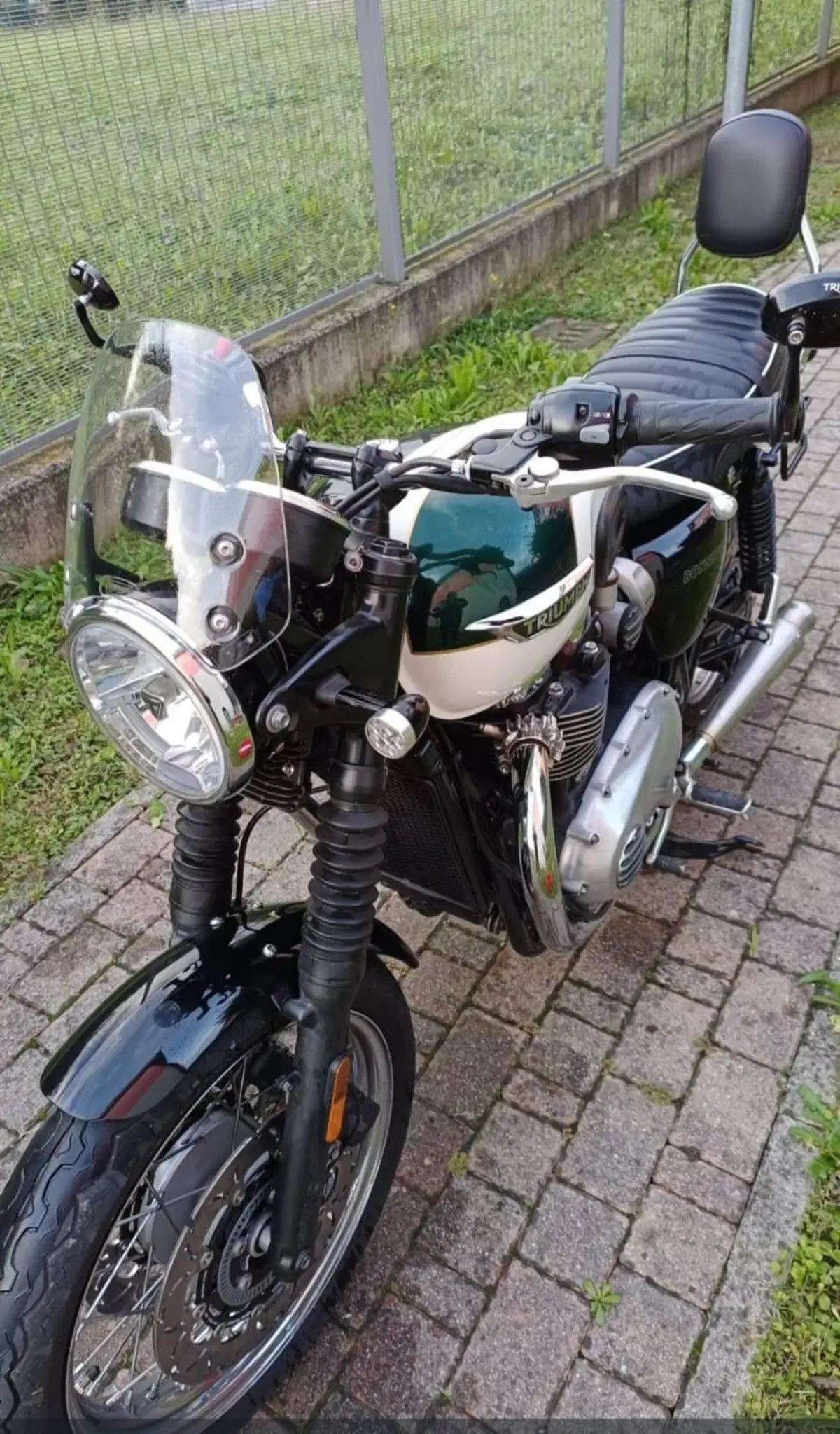 Triumph Bonneville T120 (2016 - 20) (3)