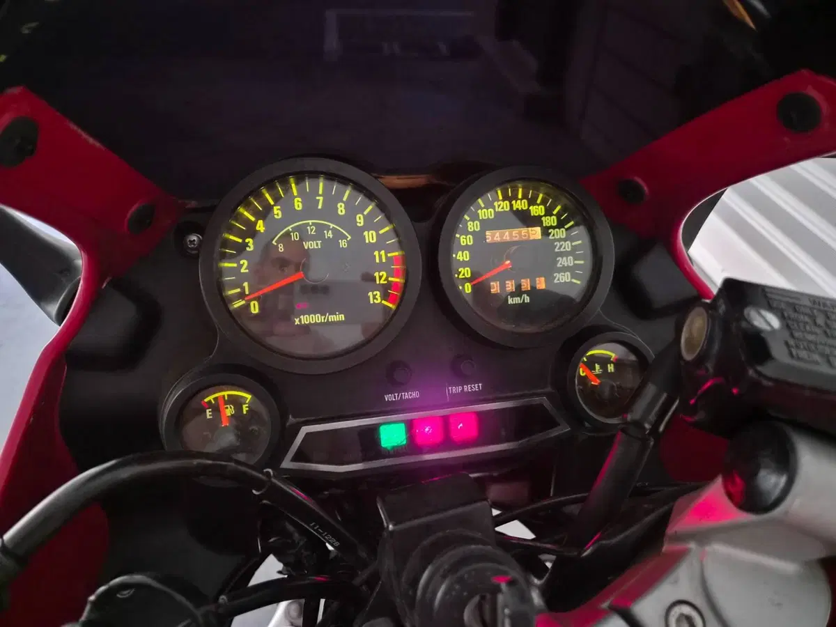 Kawasaki GPZ600r  (4)